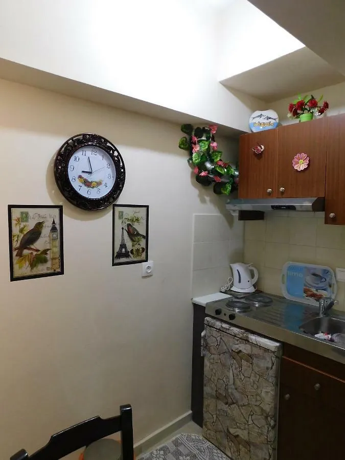 העיירה רתימנו Studio Paralia 0*, העיירה רתימנו